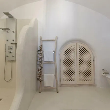 Apartment 1906 Cave