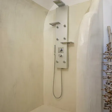 Apartment 1906 Cave
